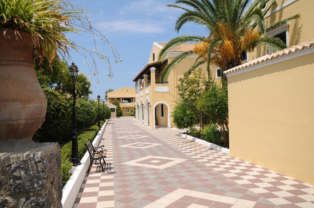 Matoula Aparthotel Acharavi  Exterior photo