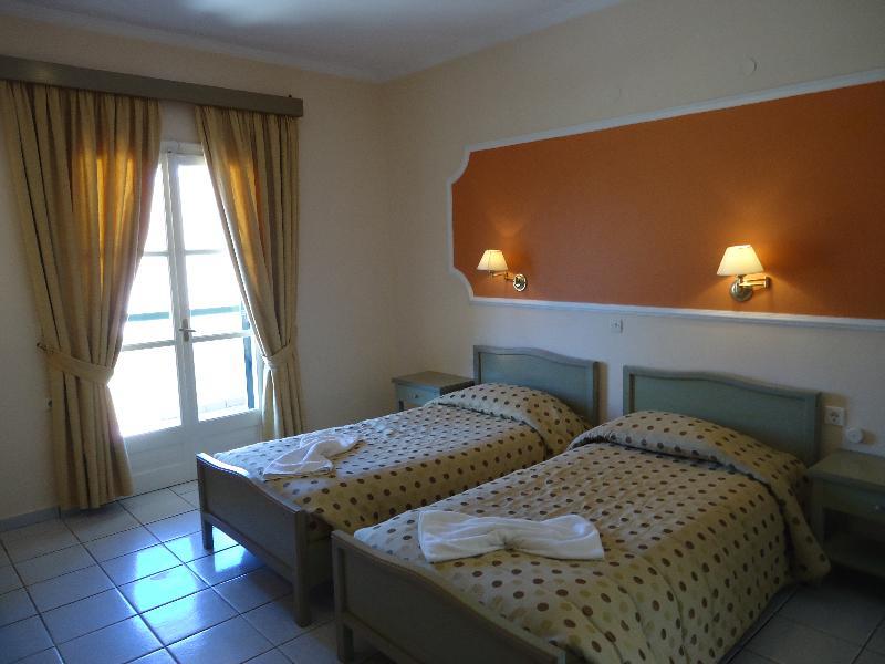 Matoula Aparthotel Acharavi  Exterior photo